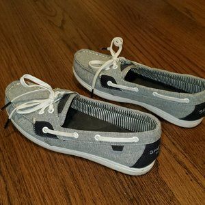 Women's Sperry Top Sider boat shoe, size 7.5